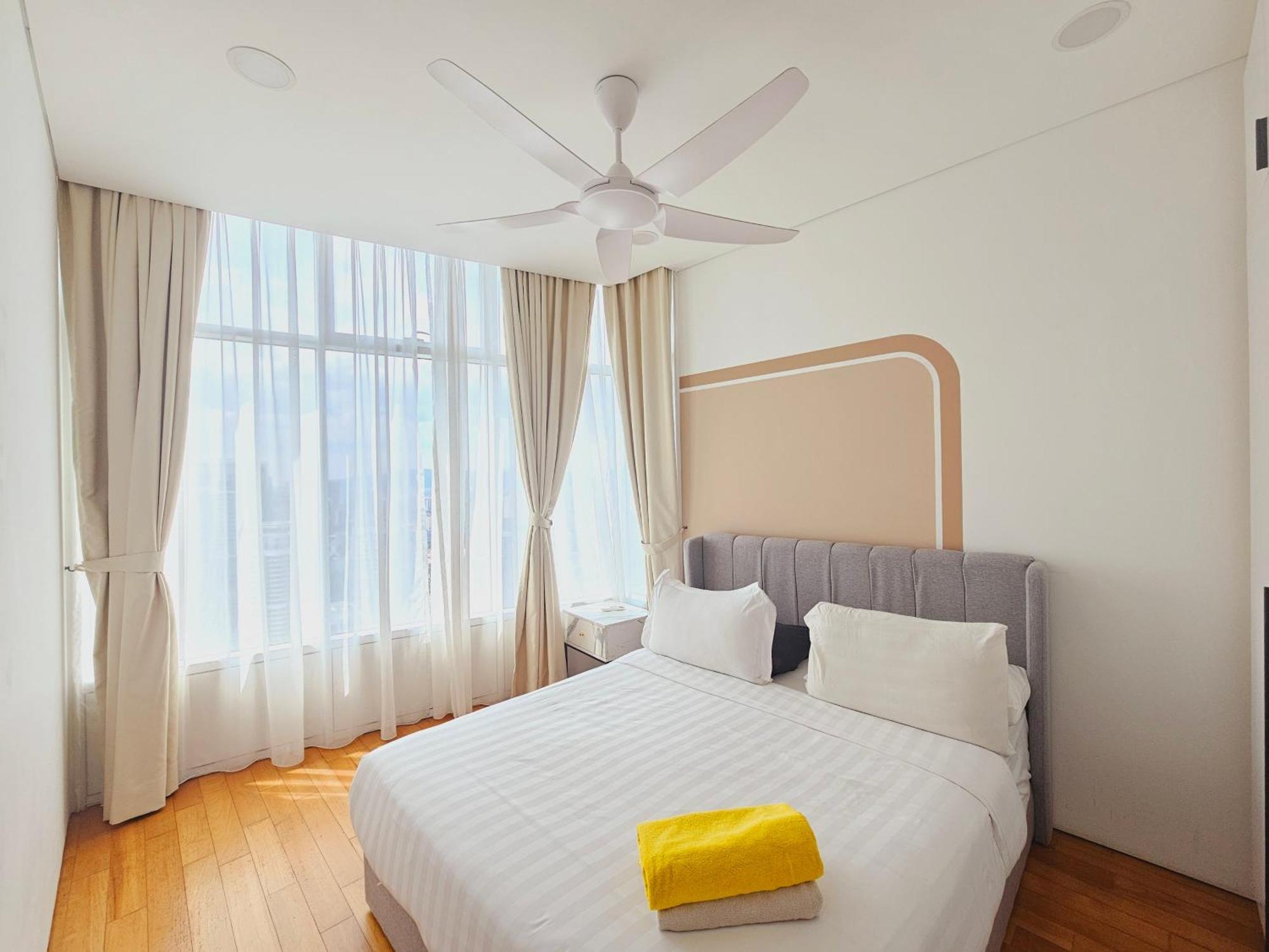 Sky Suites Klcc By Staylar Куала-Лумпур Экстерьер фото