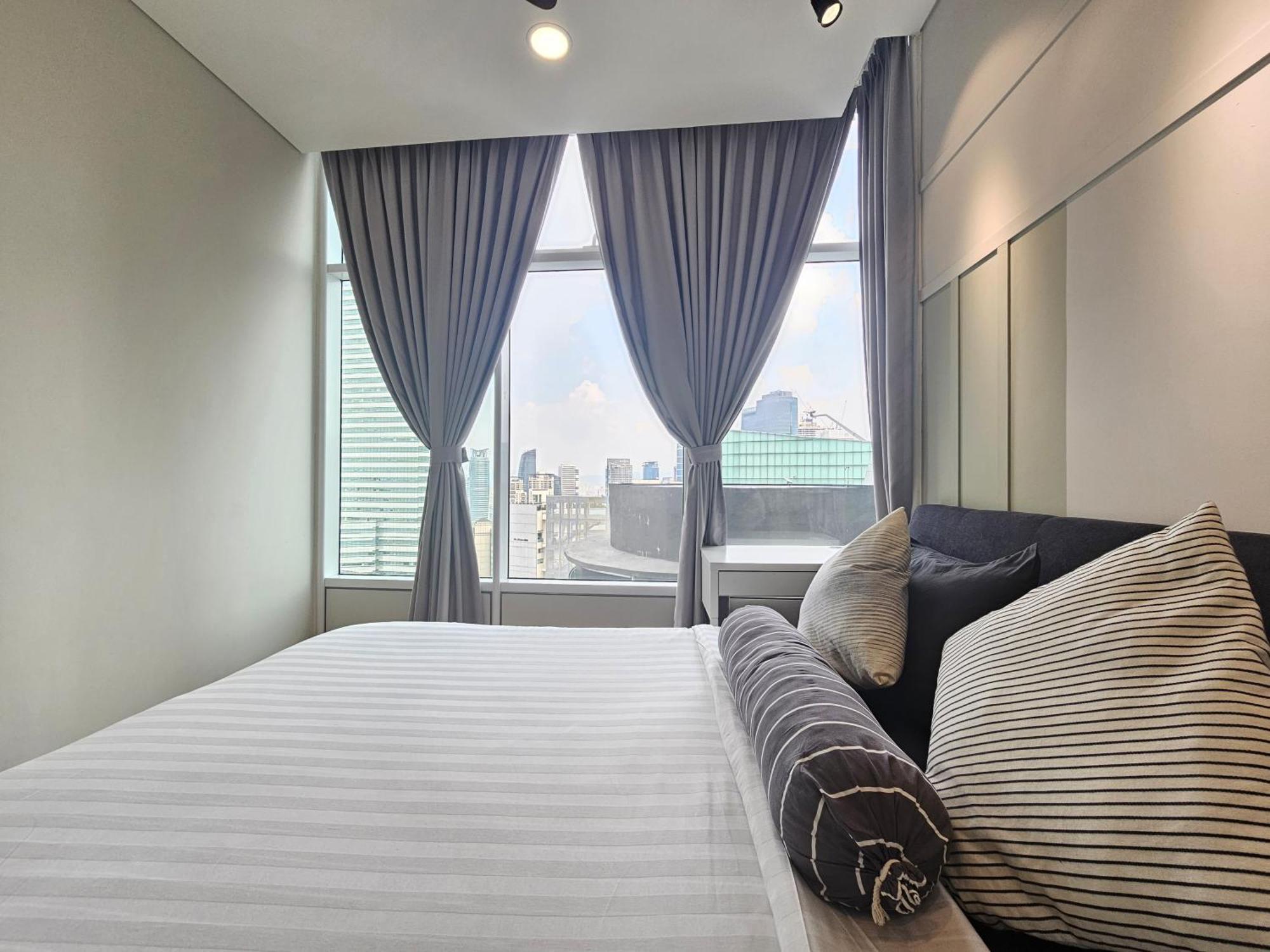 Sky Suites Klcc By Staylar Куала-Лумпур Экстерьер фото