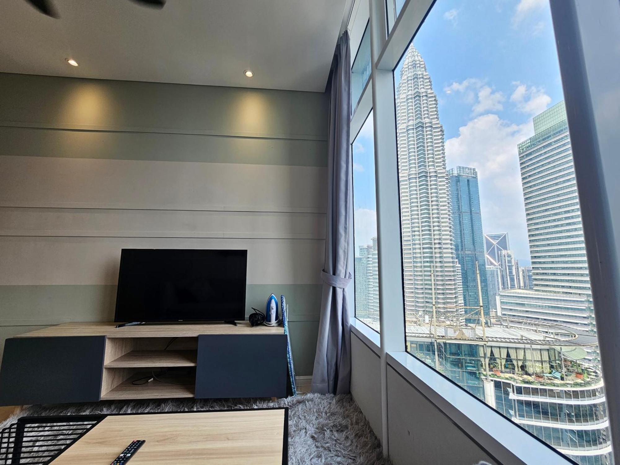 Sky Suites Klcc By Staylar Куала-Лумпур Экстерьер фото
