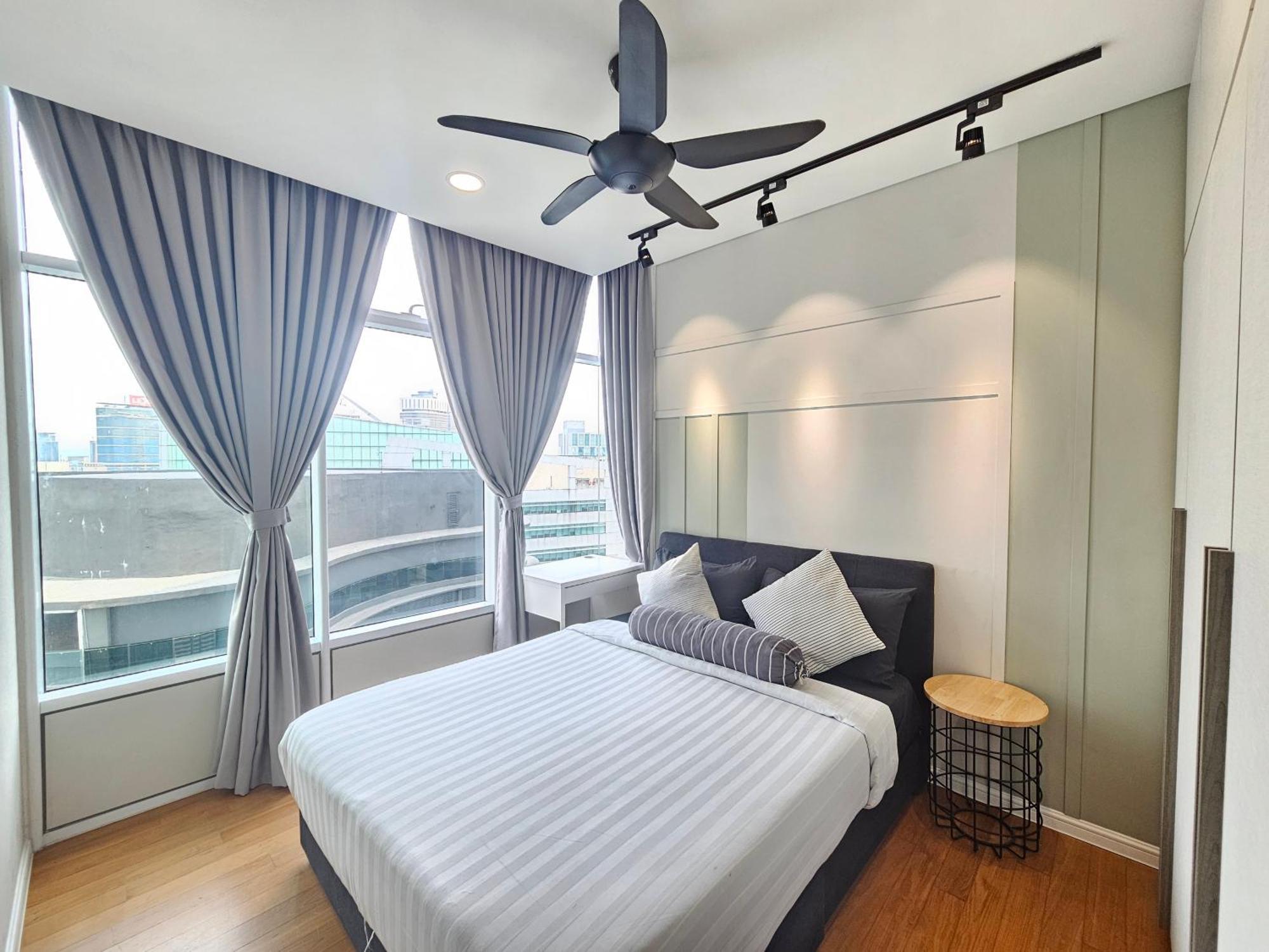 Sky Suites Klcc By Staylar Куала-Лумпур Экстерьер фото