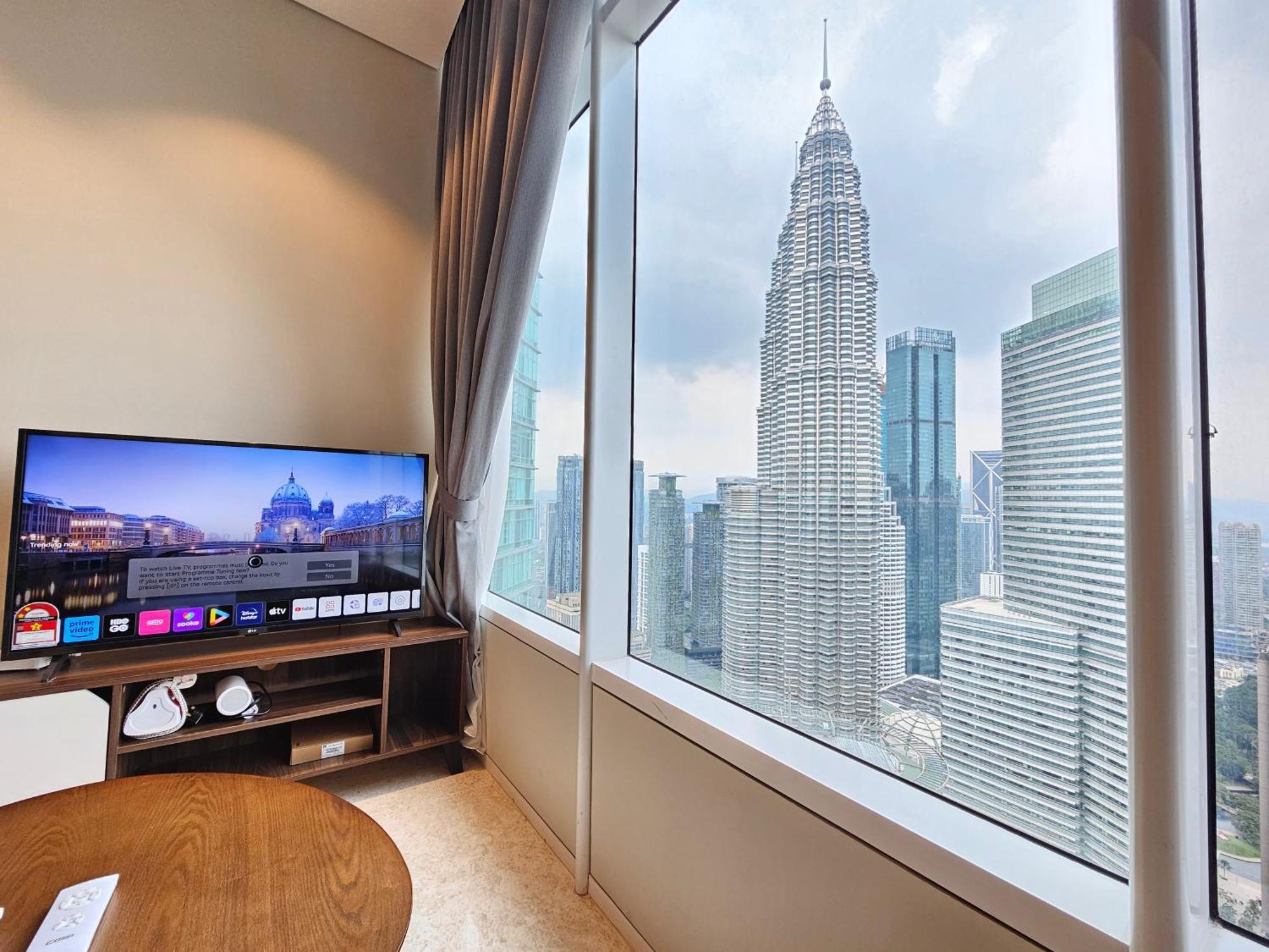 Sky Suites Klcc By Staylar Куала-Лумпур Экстерьер фото